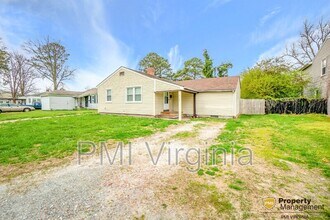 8109 Diggs Rd in Norfolk, VA - Building Photo - Building Photo