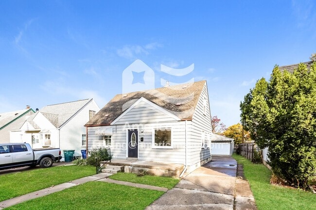 2062 Champaign Rd in Lincoln Park, MI - Foto de edificio - Building Photo