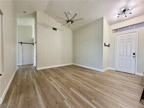 5524 Flora Spray St in Las Vegas, NV - Building Photo - Building Photo