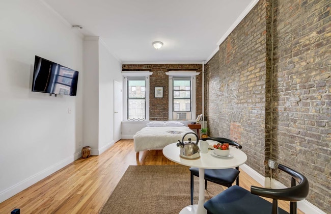 341 E 79th St, Unit 5A in New York, NY - Building Photo - Building Photo