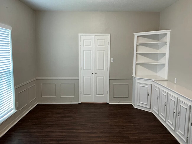 1706 Surrey Ct in Garland, TX - Building Photo - Building Photo