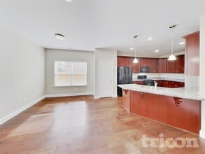 1372 Wentworth Dr in Gallatin, TN - Foto de edificio - Building Photo