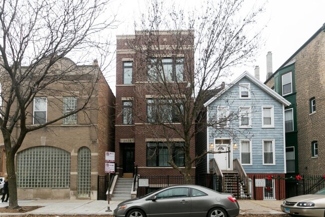 property at 1428 N Paulina St