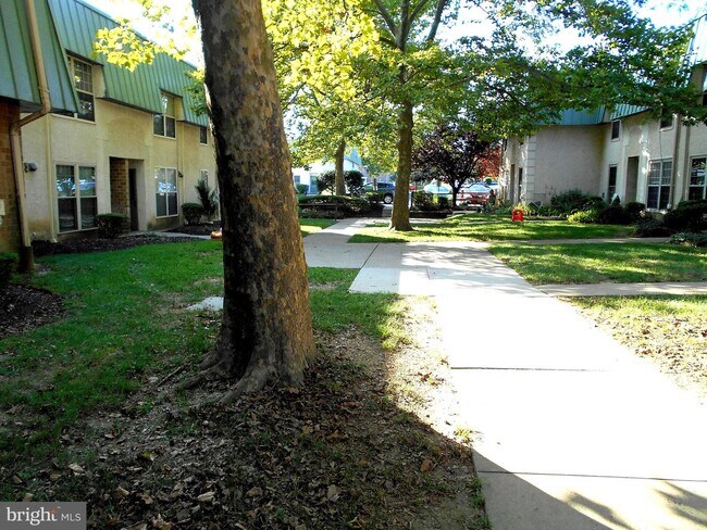 441 Tomlinson Rd-Unit -E16 in Philadelphia, PA - Building Photo - Building Photo