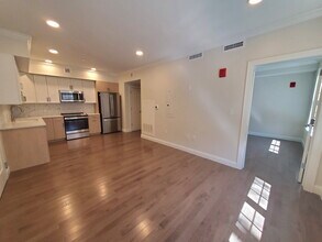 39 Herrick Rd in Newton, MA - Building Photo - Building Photo