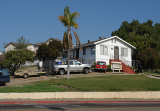 345-49 W San Ysidro Blvd in San Ysidro, CA - Building Photo - Building Photo