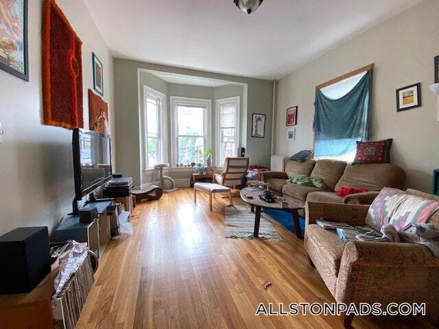 77 Easton St, Unit 2