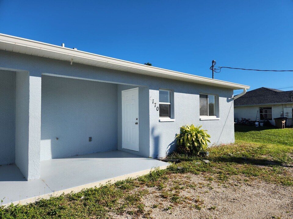 4770-4772 Jordan Ave S in Lehigh Acres, FL - Building Photo