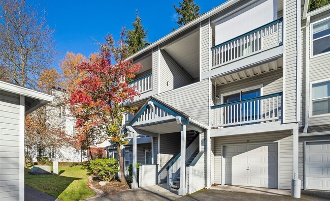 33020 10th Ave SW, Unit Latitude Condominiums in Federal Way, WA - Foto de edificio - Building Photo