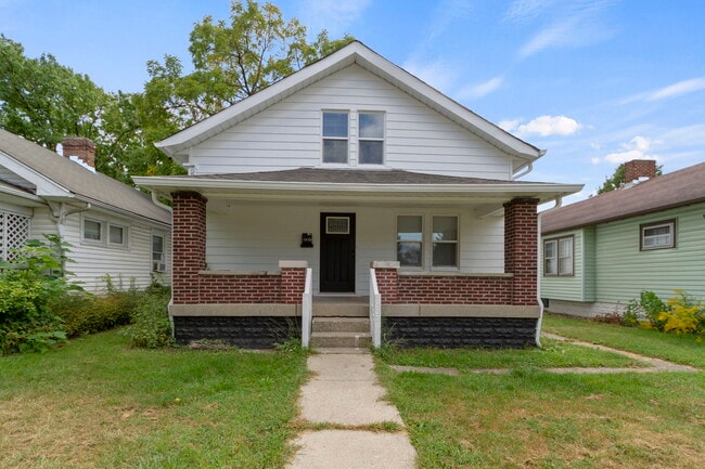 property at 1537 E Legrande Ave