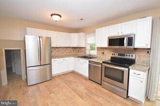 7017 Lombard Ln in Fredericksburg, VA - Building Photo - Building Photo