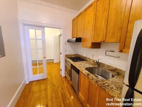 88 W Cedar St, Unit A in Boston, MA - Foto de edificio - Building Photo