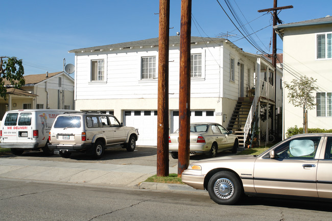 1109 E Acacia Ave in Glendale, CA - Building Photo - Building Photo