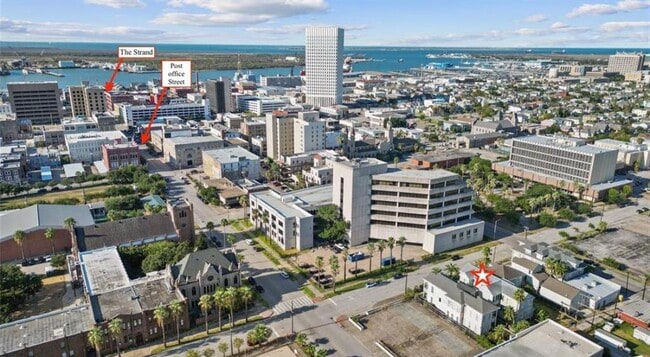 2113 Avenue H in Galveston, TX - Building Photo - Building Photo