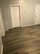 482 Stella St, Unit 1 in Elgin, IL - Building Photo - Building Photo