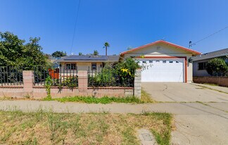 2363 Fleetwood St in San Diego, CA - Building Photo