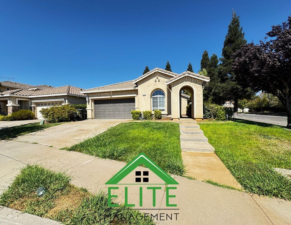 12249 Canyonlands Dr in Rancho Cordova, CA - Building Photo