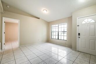 2711 Ashley Ct in Kissimmee, FL - Building Photo - Building Photo