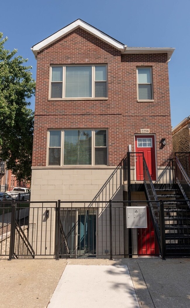 property at 2258 W Cullerton St