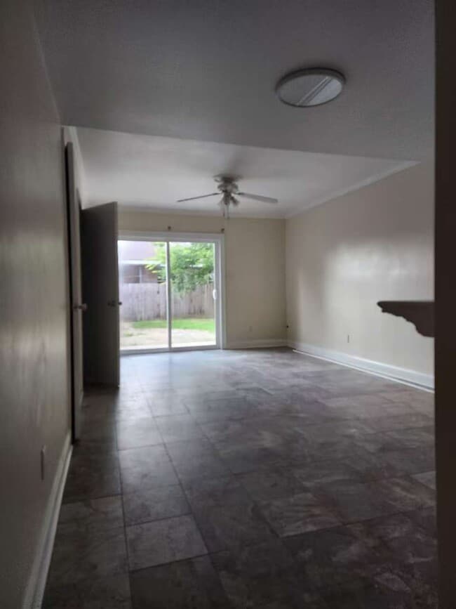 3729 Bunker Hill Dr in Metairie, LA - Foto de edificio - Building Photo