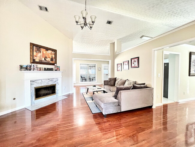 4720 Cambridge Park Ct NW