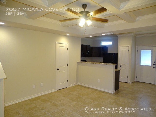 7007 Micayla Cove-Unit -#103 in San Antonio, TX - Building Photo - Building Photo