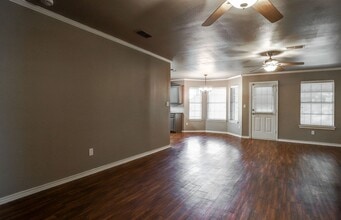 3001 Brittney Ln in Texarkana, TX - Building Photo - Building Photo