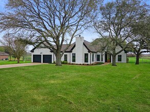 32826 Rogers Rd in Fulshear, TX - Building Photo - Building Photo