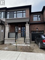 22 Keppel Cir in Brampton, ON - Building Photo