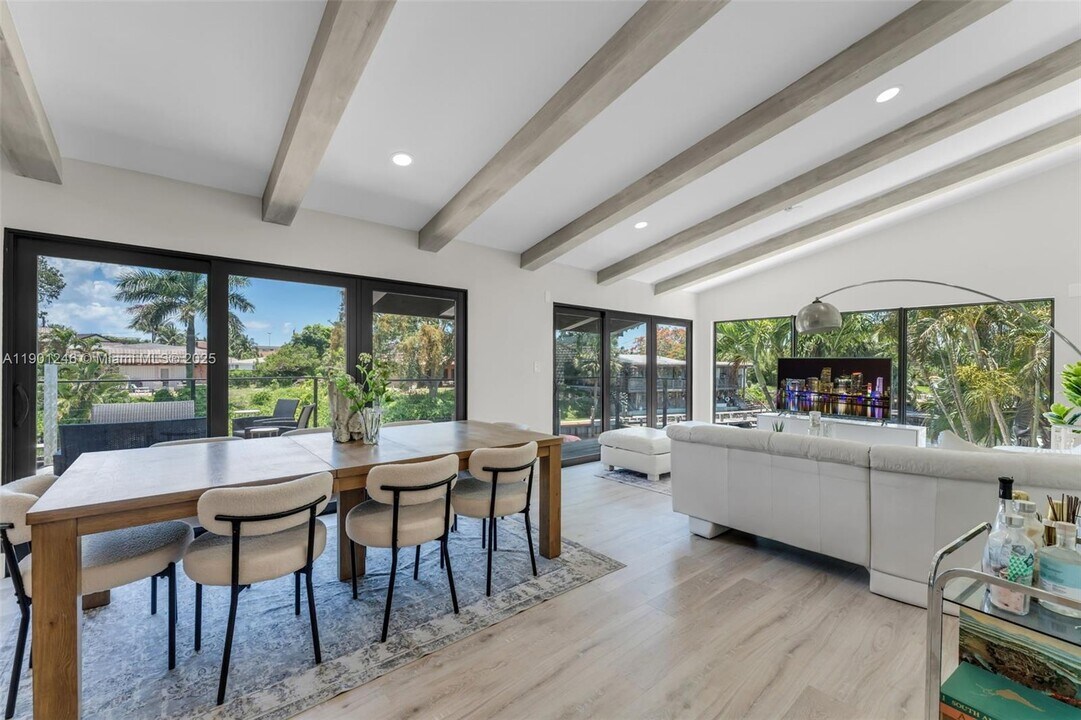 516 NE 6th Ave in Deerfield Beach, FL - Building Photo