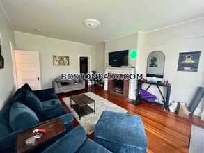 917 Beacon St in Boston, MA - Building Photo - Building Photo