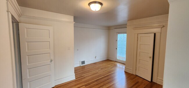 1230 Oak St in Eugene, OR - Foto de edificio - Building Photo