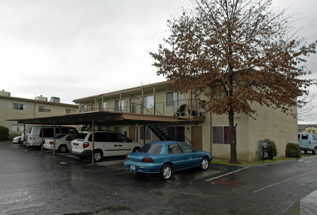 Sherwood Pointe Apartments in Madera, CA - Building Photo - Building Photo