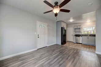 1048 4th St in Hermosa Beach, CA - Building Photo - Building Photo