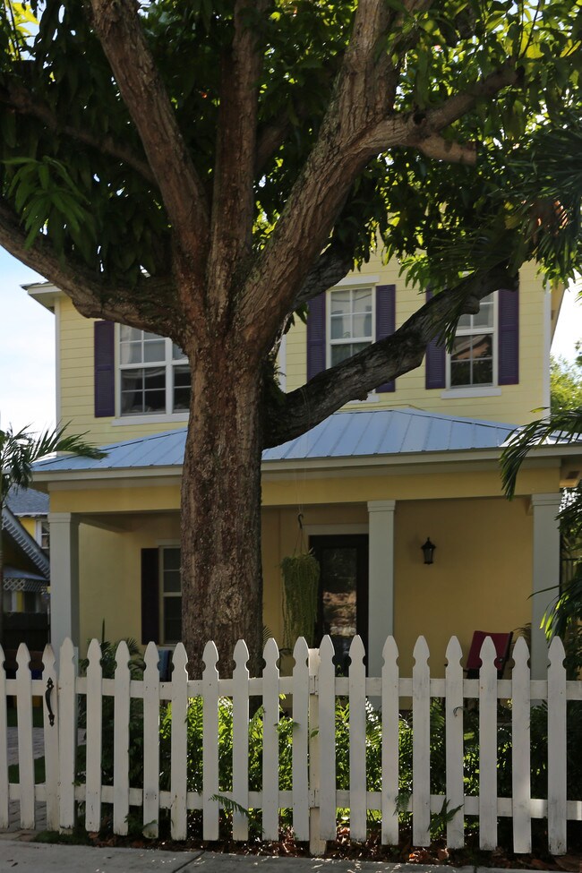 1106 Florida Ave in West Palm Beach, FL - Building Photo - Building Photo