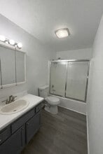 19525 NW Pondosa Ct in Portland, OR - Building Photo - Building Photo