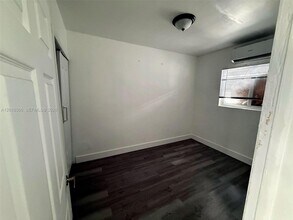 1885 SW 4th St in Miami, FL - Building Photo - Building Photo