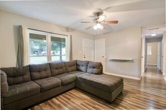 1201 S 10th St in Leesville, LA - Building Photo - Building Photo