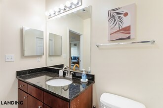 400 Blake St, Unit 1405 in New Haven, CT - Foto de edificio - Building Photo