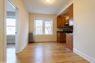 3808 W Irving Park Rd in Chicago, IL - Building Photo - Building Photo