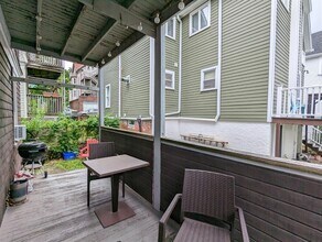 85 Lowell St, Unit 1 in Somerville, MA - Building Photo - Building Photo