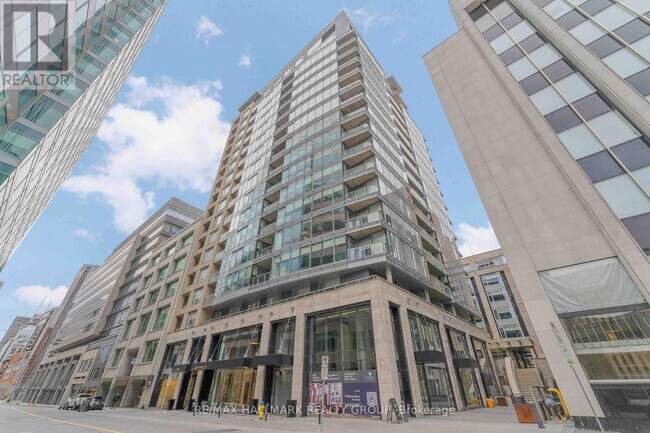 101-1101 Queen St in Ottawa, ON - Building Photo - Building Photo