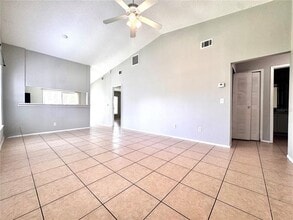 1923 Bentley Blvd in Kissimmee, FL - Building Photo - Building Photo
