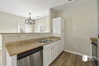 110 Whitton Ct photo'