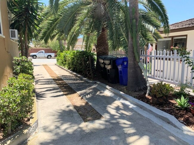 2646-2650 Juan St in San Diego, CA - Building Photo - Building Photo