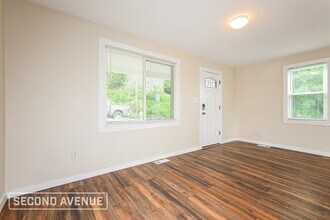 182 Liberty St in Bridgeville, PA - Foto de edificio - Building Photo