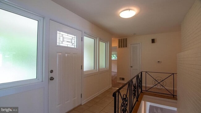 5101 Benton Ave in Bethesda, MD - Building Photo - Building Photo