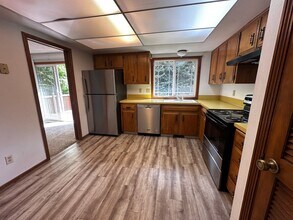 1817 Modoc Dr NE in Keizer, OR - Building Photo - Building Photo