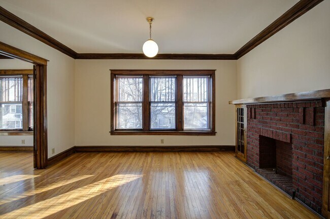 1336 W Waveland Ave in Chicago, IL - Building Photo - Building Photo