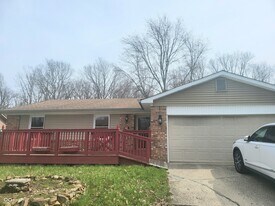 7627 Venetian Way in Indianapolis, IN - Building Photo